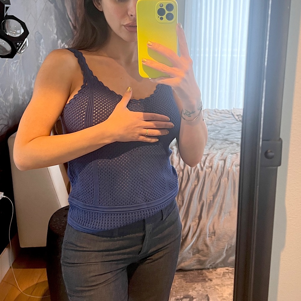 💙 CLUB MONACO Full knit tank top